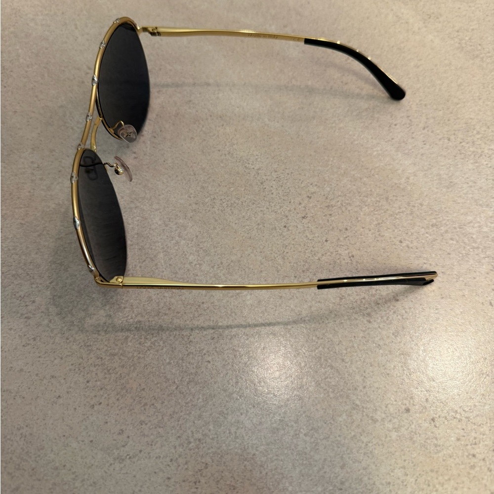 LOUIS VUITTON Monogram Diabolo Menthe Aviator Sunglasses - Picture 7 of 16